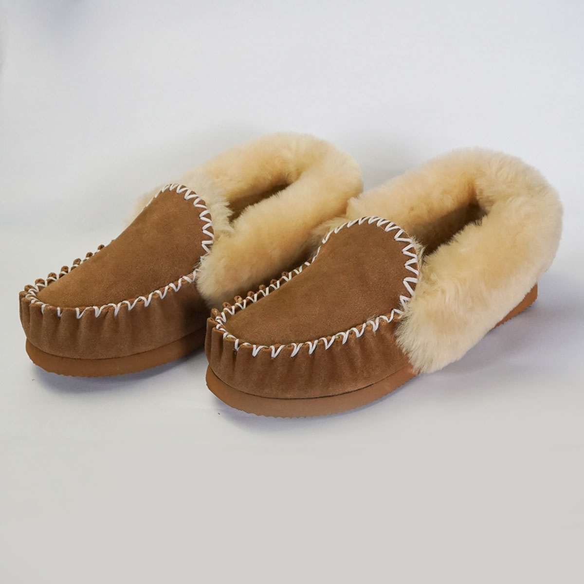 ladies tan moccasin shoes